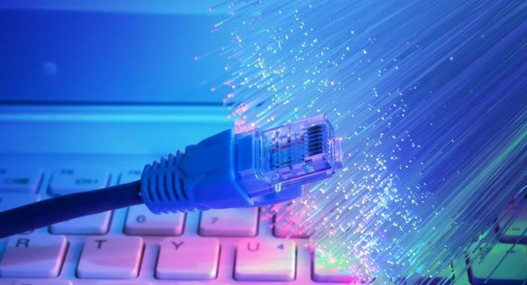 Internet Kuantum Tak Lagi Mimpi: Ini Chip yang Bisa Kirim Qubit Lewat Jaringan Biasa