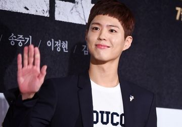 Mendadak Tegur Netizen Pakai Bahasa Indonesia, Park Bo Gum: Eh Bro, Itu Tidak Boleh Dijual
