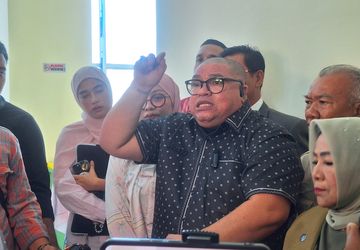 Razman Nasution Dirawat, Sidang Vonis Kasus Pencemaran Nama Baik Ditunda Lagi