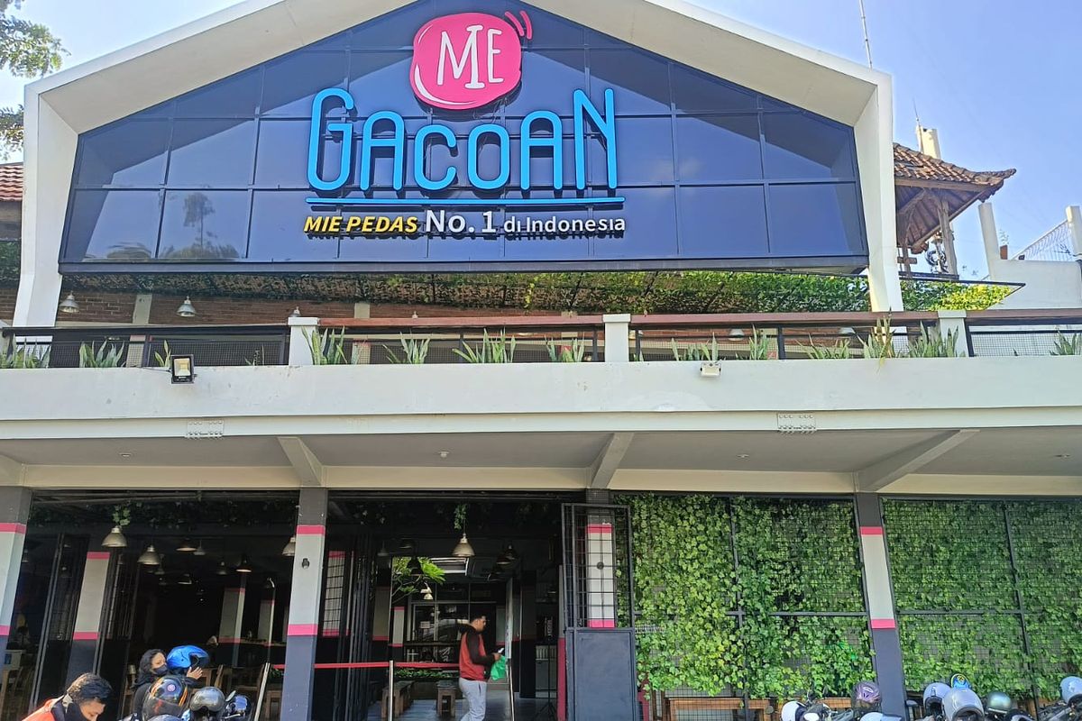 Suasana Mie Gacoan di Jalan Teuku Umar Barat, Kota Denpasar, Bali, Kamis (24/7/2025). 