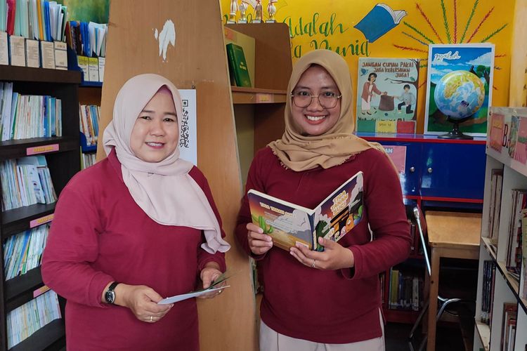 Di Balik Rak Buku, Pustakawan RPTRA Jaktim Rangkap Tugas Demi Literasi Anak
