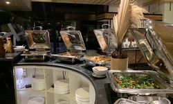 Ini Alasan Dilarang Pakai Sandal Hotel Saat Sarapan Menurut Chef 