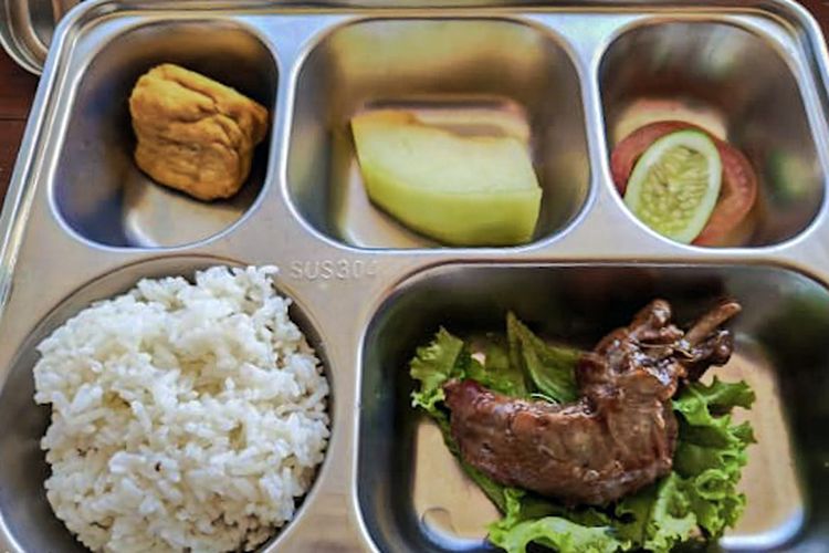 Keracunan Massal di Bandung Barat, Ayam Diduga Basi, Berbau, dan Masih Ada Bulu